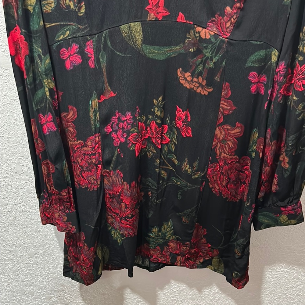 Leith red and black Floral V-Neck long sleeve mini dress size M GUC.. - Picture 8 of 16